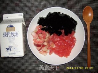 牛奶蜜桃西柚龟苓膏甜品的做法步骤：11