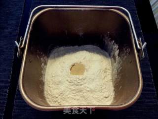 超级松软又好吃的港式奶油排包（简易版）的做法步骤：1