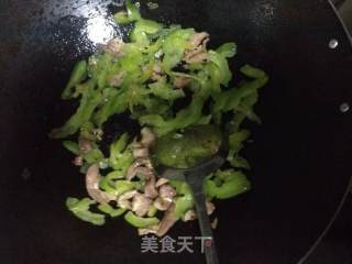 豆豉瘦肉炒苦瓜的做法步骤：6