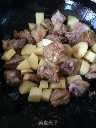 青辣椒煮排骨土豆的做法步骤：9