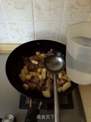 青辣椒煮排骨土豆的做法步骤：10