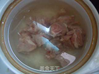 夏季营养汤汁---玉米南瓜排骨汤的做法步骤：3