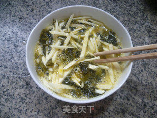 酸菜茭白炒鸡蛋的做法步骤：8