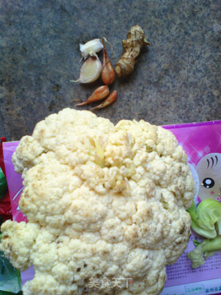 素炒花菜的做法步骤：1