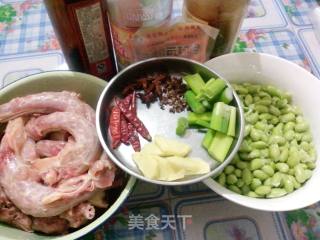 健康美食——《毛豆红烧鸡脖子》的做法步骤：1