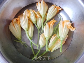 南瓜花蛋汤的做法步骤：4