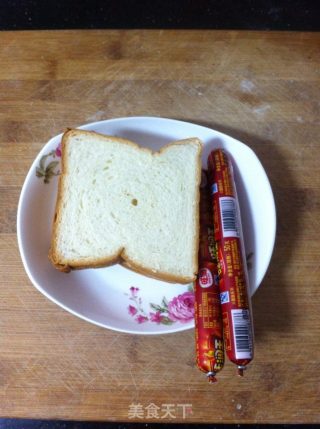 火腿土司卷的做法步骤：1