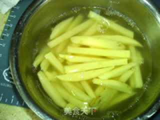 豉香炸薯条的做法步骤：3