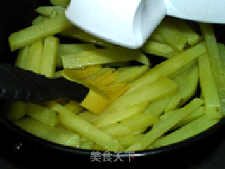 豉香炸薯条的做法步骤：10
