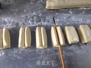 玉米油条的做法步骤：12