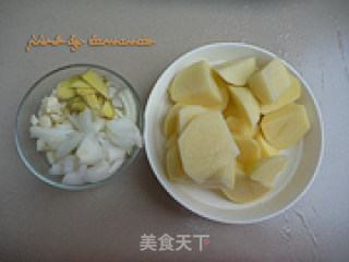 土豆焖排骨的做法步骤：3