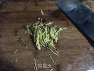 木耳炒鸡肉---简单好吃菜的做法步骤：3