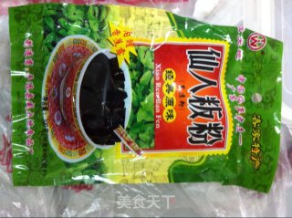 消暑良品—龟苓膏的做法步骤：1