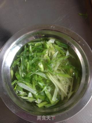 京酱肉丝的做法步骤：1