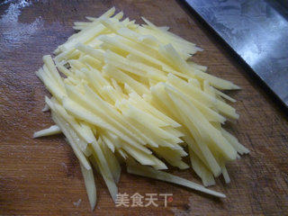 青椒梅干菜炒土豆的做法步骤：5