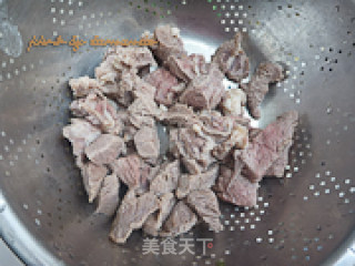 西红柿烧牛肉的做法步骤：3