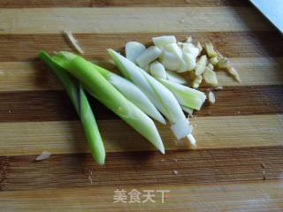 鲍汁烧茭白的做法步骤：4