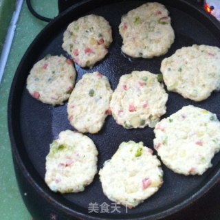 彩蔬土豆饼的做法步骤：4