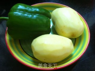 青椒土豆丝的做法步骤：1