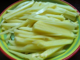 青椒土豆丝的做法步骤：2