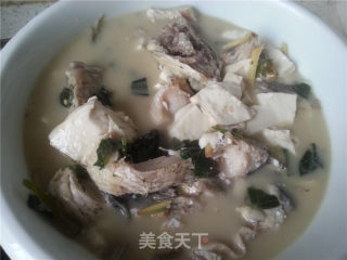紫苏鲤鱼豆腐汤的做法步骤：15