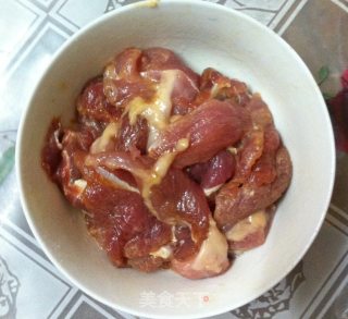 白菜肉片面条汤的做法步骤：2