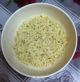 白菜肉片面条汤的做法步骤：7