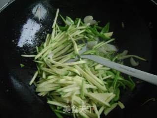 家常蔬菜炒肉丝的做法步骤：4