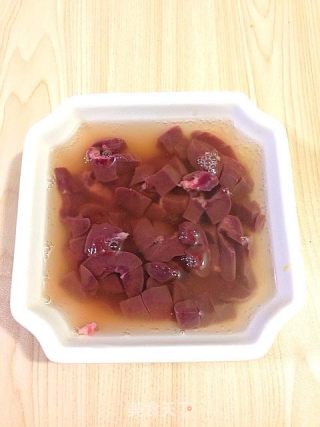 夏日餐桌私房私房温拌腰花和凉拌脆腰花的做法步骤：5