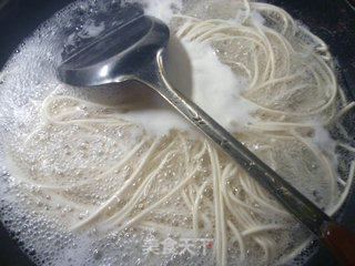 洋葱圆白菜炒面的做法步骤：6