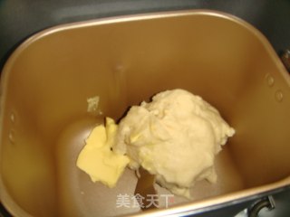 葡萄干花形面包的做法步骤：4