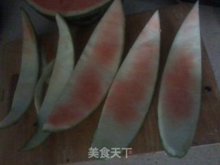 凉拌西瓜皮的做法步骤：2