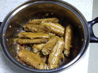 烤鸭翅的做法步骤：1