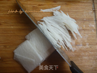 秋葵萝卜丝汤的做法步骤：2