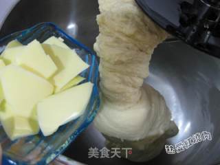 鲟鱼罐头披萨的做法步骤：4
