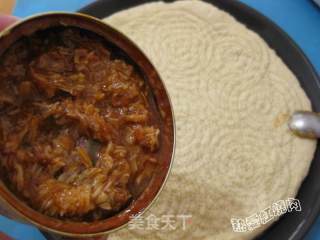 鲟鱼罐头披萨的做法步骤：13