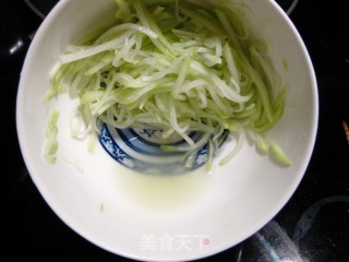 凉拌佛手瓜的做法步骤：2