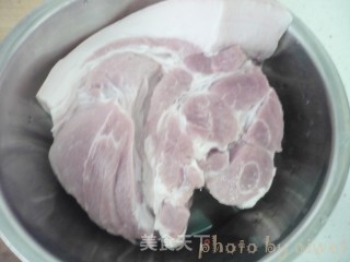 老潼关肉夹馍的做法步骤：1