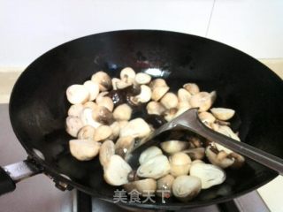 蚝油双菇的做法步骤：4