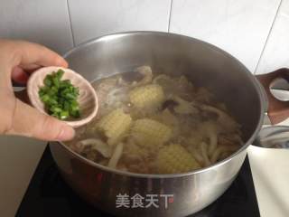 猴头菇玉米土鸡汤的做法步骤：8