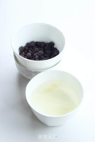 【香草巧克力鲜奶冻】的做法步骤：1
