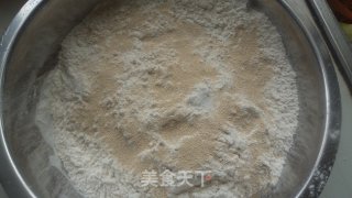 香辣油葱卷的做法步骤：2