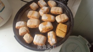 香辣油葱卷的做法步骤：15