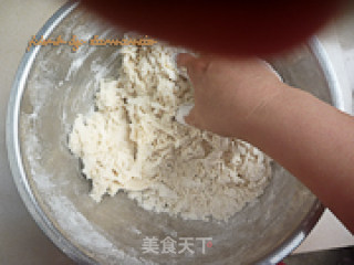 香豆粉花卷的做法步骤：2
