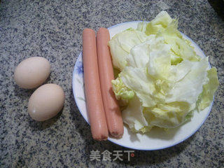 火腿肠鸡蛋炒圆白菜的做法步骤：1