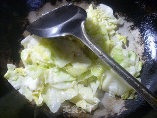 火腿肠鸡蛋炒圆白菜的做法步骤：6