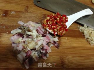 大头菜炒腊肉的做法步骤：2