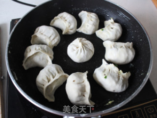 烫面煎饺的做法步骤：6