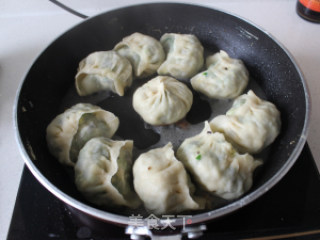 烫面煎饺的做法步骤：7