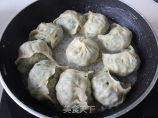 烫面煎饺的做法步骤：8